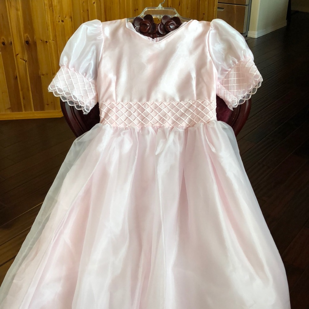 New unworn pink formal dress for girls size 12